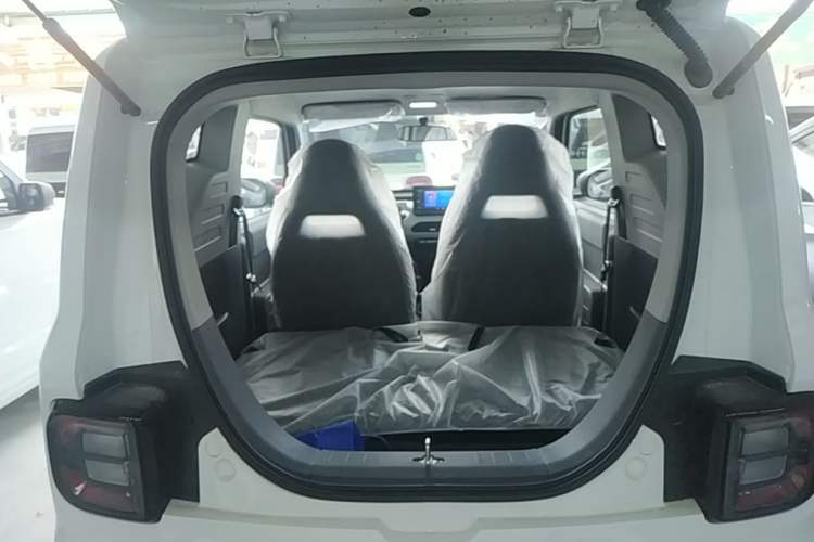 Used Geely Galaxy Panda 2024 Panda Mini 200km Endurance Bear Trunk