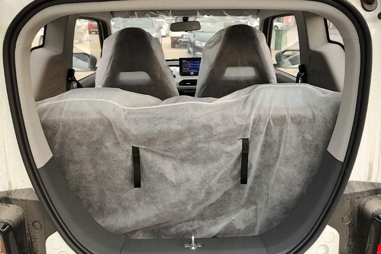 Used Geely Galaxy Panda 2024 Panda Mini 200km Endurance Bear Trunk