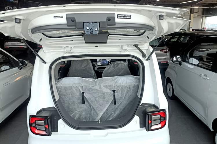 Used Geely Galaxy Panda 2024 Panda Mini 200km Endurance Bear Trunk