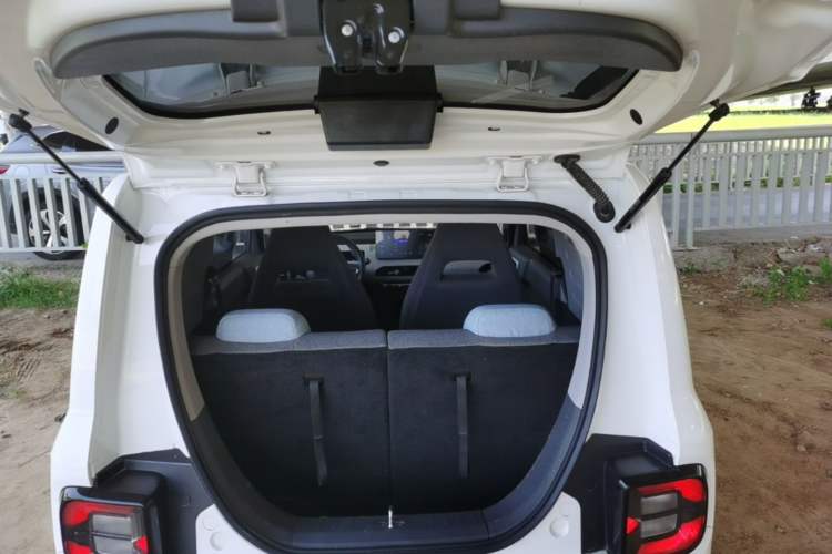 Used Geely Galaxy Panda 2024 Panda Mini 200km Endurance Bear Trunk