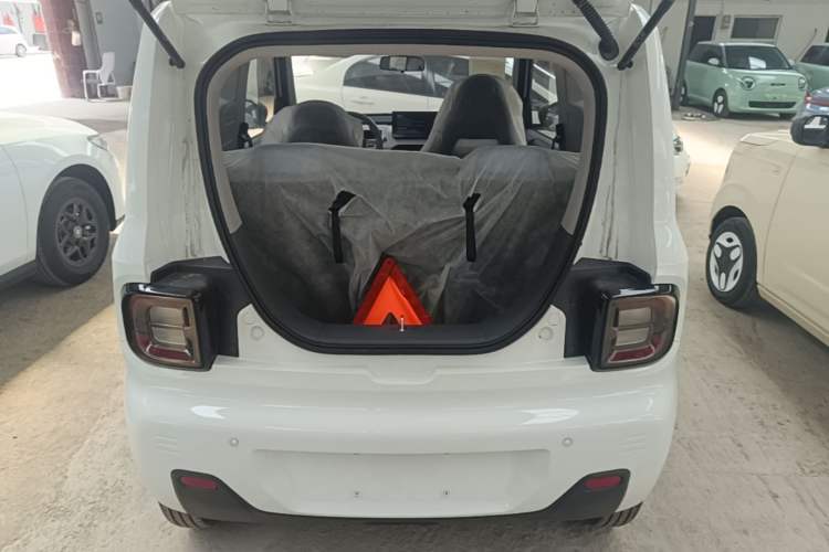 Used Geely Galaxy Panda 2024 Panda Mini 200km Endurance Bear Trunk
