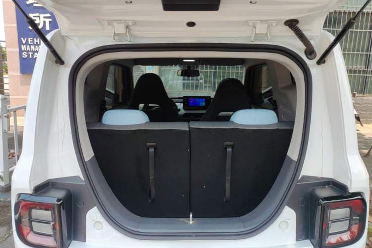 Used Geely Galaxy Panda 2024 Panda Mini 200km Endurance Bear Trunk