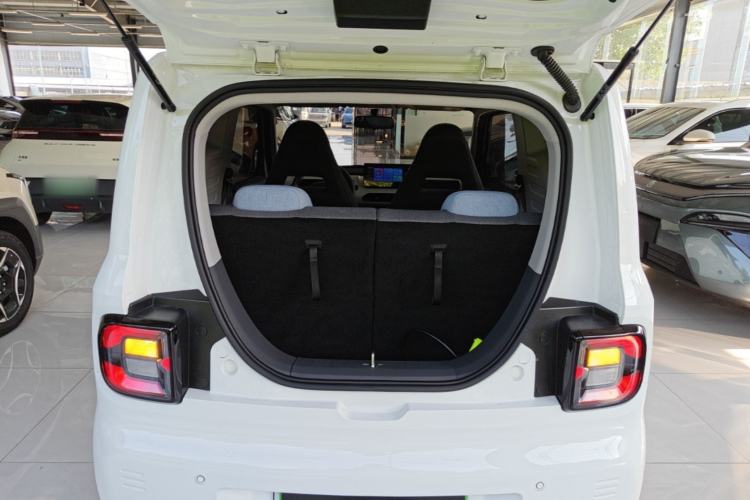 Used Geely Galaxy Panda 2024 Panda Mini 200km Endurance Bear Trunk