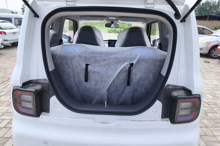 Used Geely Galaxy Panda 2024 Panda Mini 200km Endurance Bear Trunk