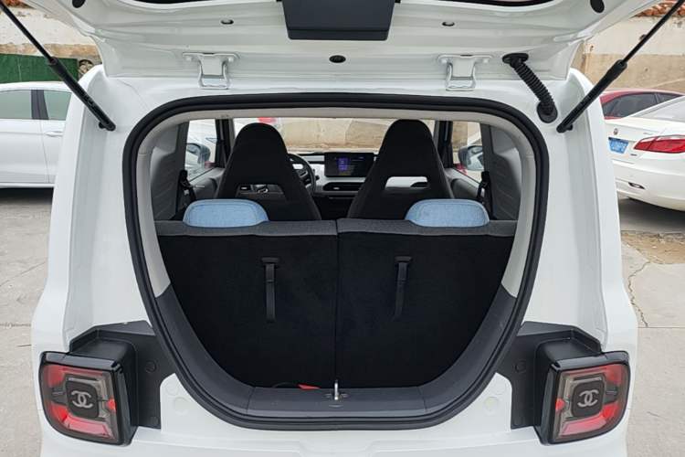 Used Geely Galaxy Panda 2024 Panda Mini 200km Endurance Bear Trunk