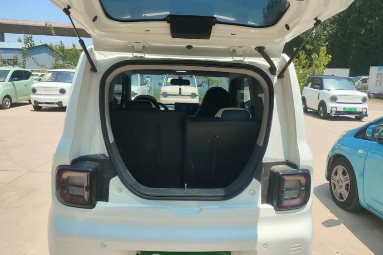 Used Geely Galaxy Panda 2024 Panda Mini 200km Endurance Bear Trunk