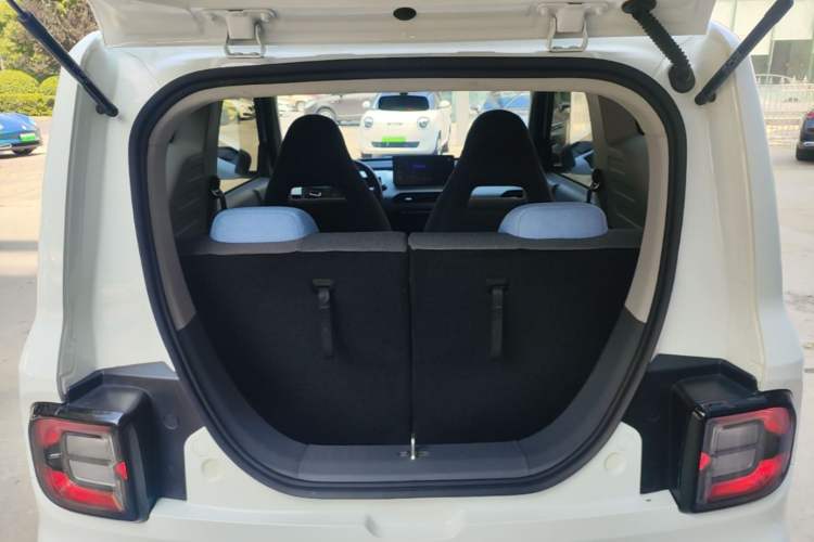 Used Geely Galaxy Panda 2024 Panda Mini 200km Endurance Bear Trunk