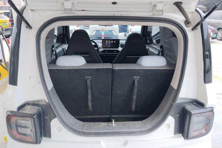 Used Geely Galaxy Panda 2024 Panda Mini 200km Endurance Bear Trunk