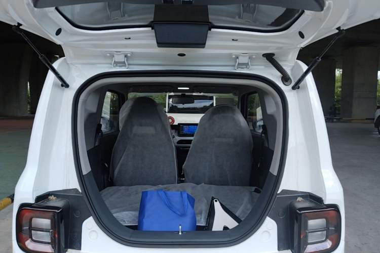 Used Geely Galaxy Panda 2024 Panda Mini 200km Endurance Bear Trunk