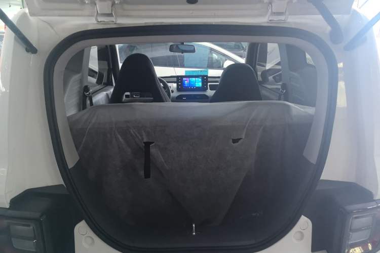 Used Geely Galaxy Panda 2024 Panda Mini 200km Endurance Bear Trunk