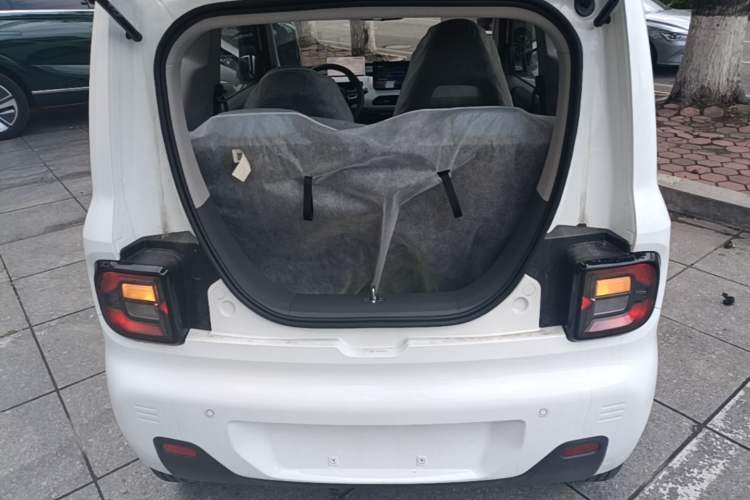Used Geely Galaxy Panda 2024 Panda Mini 200km Endurance Bear Trunk