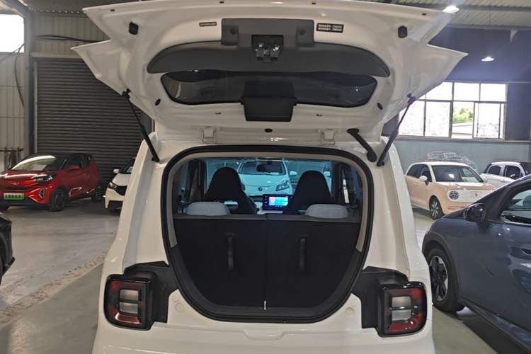 Used Geely Galaxy Panda 2024 Panda Mini 200km Endurance Bear Trunk