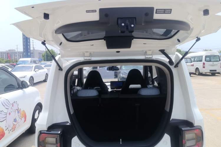 Used Geely Galaxy Panda 2024 Panda Mini 200km Endurance Bear Trunk