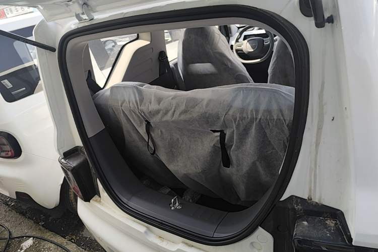 Used Geely Galaxy Panda 2024 Panda Mini 200km Endurance Bear Trunk