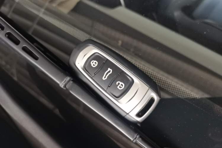 Used Geely Galaxy Panda 2024 Panda Mini 200km Endurance Bear Vehicle Key