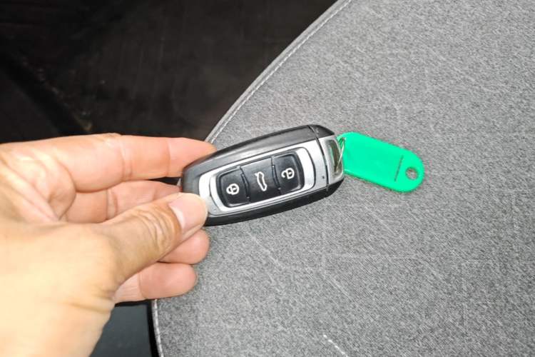 Used Geely Galaxy Panda 2024 Facelifted Panda Mini 200km Dragon Edition Vehicle Key