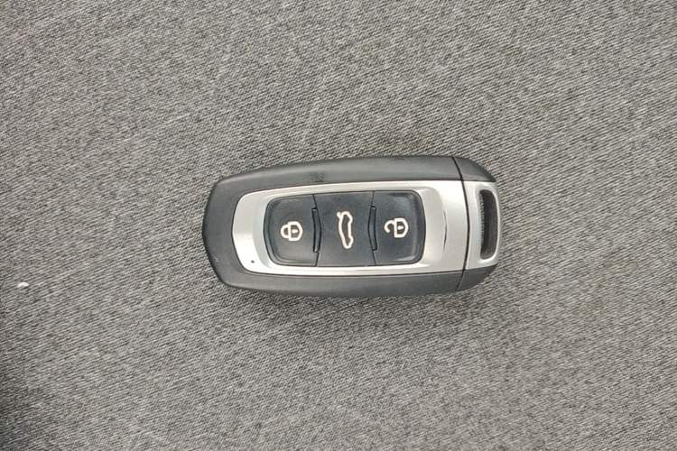 Used Geely Galaxy Panda 2024 Panda Mini 200km Endurance Bear Vehicle Key
