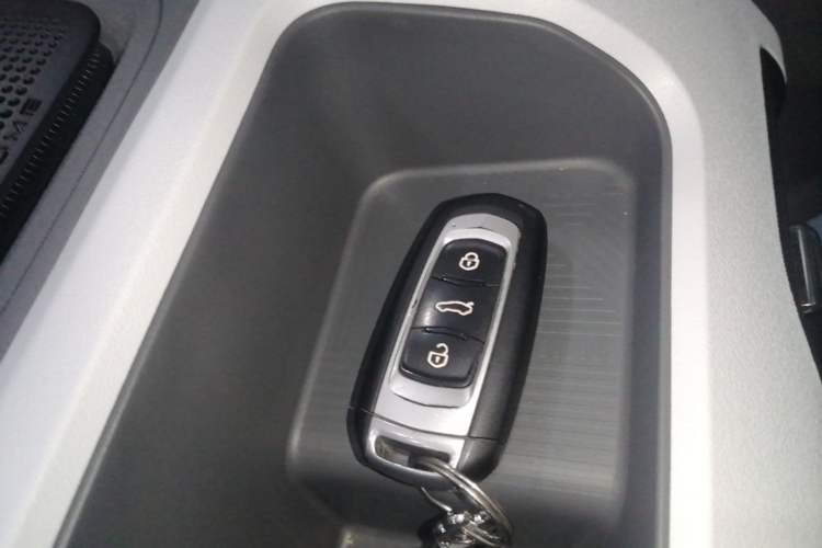 Used Geely Galaxy Panda 2024 Panda Mini 200km Endurance Bear Vehicle Key