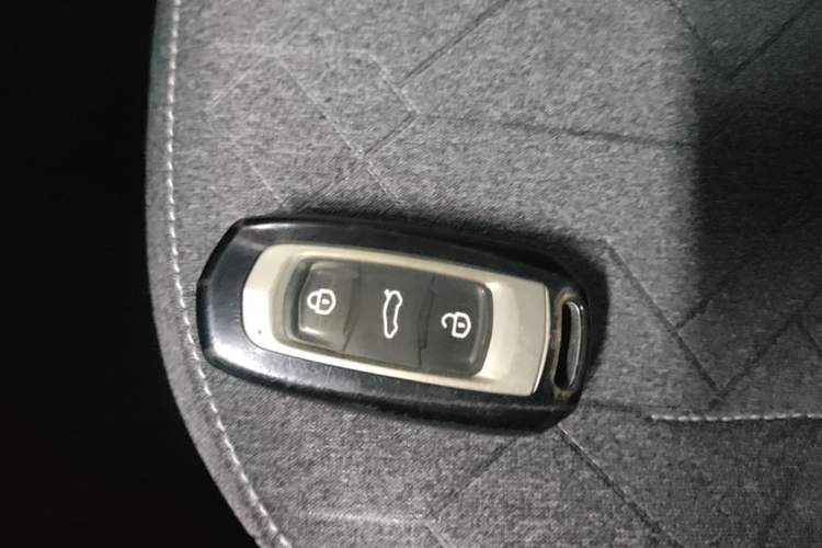 Used Geely Galaxy Panda 2024 Panda Mini 200km Endurance Bear Vehicle Key