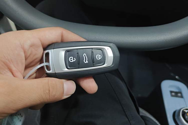 Used Geely Galaxy Panda 2024 Panda Mini 200km Longteng PRO Edition Vehicle Key