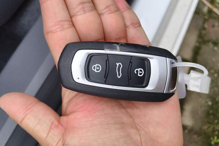 Used Geely Galaxy Panda 2024 Panda Mini 200km Endurance Bear Vehicle Key