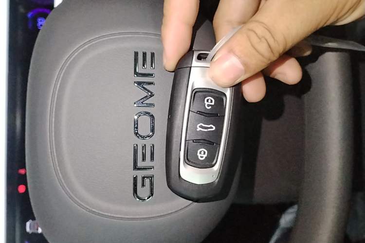 Used Geely Galaxy Panda 2024 Panda Mini 200km Longteng PRO Edition Vehicle Key