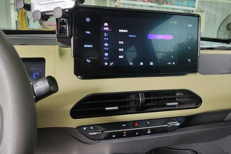 Used Geely Galaxy Panda 2024 200km Panda Rider Audio And AC Panel