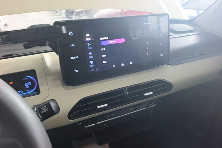 Used Geely Galaxy Panda 2024 200km Panda Rider Audio And AC Panel