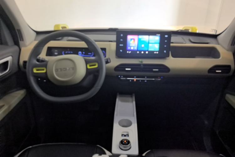 Used Geely Galaxy Panda 2024 200km Panda Rider Center Console