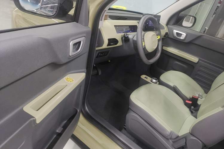 Used Geely Galaxy Panda 2024 200km Panda Rider Driver Seat