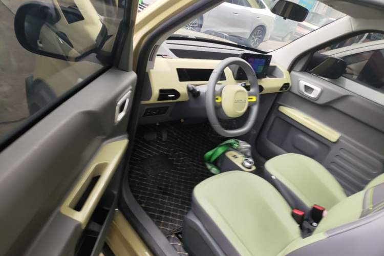 Used Geely Galaxy Panda 2024 200km Panda Rider Driver Seat