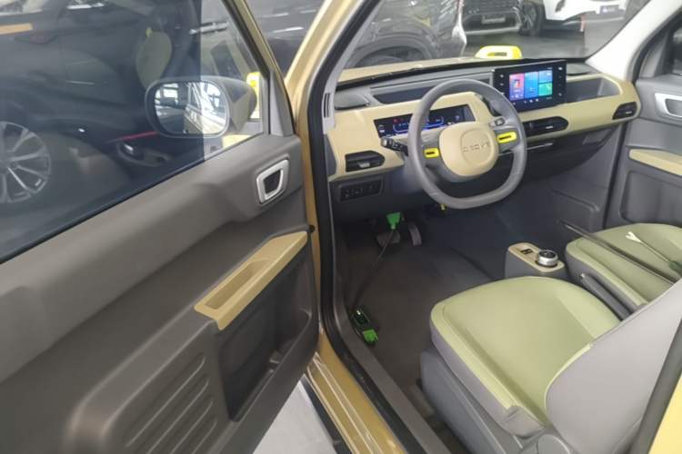 Used Geely Galaxy Panda 2024 200km Panda Rider Driver Seat