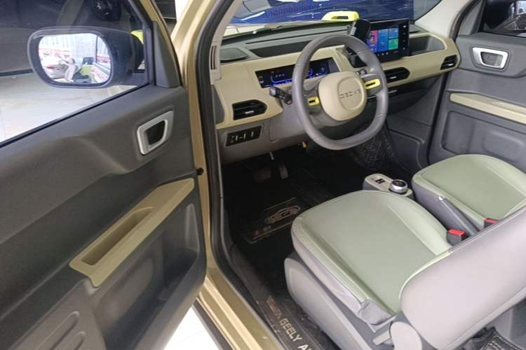 Used Geely Galaxy Panda 2024 200km Panda Rider Driver Seat