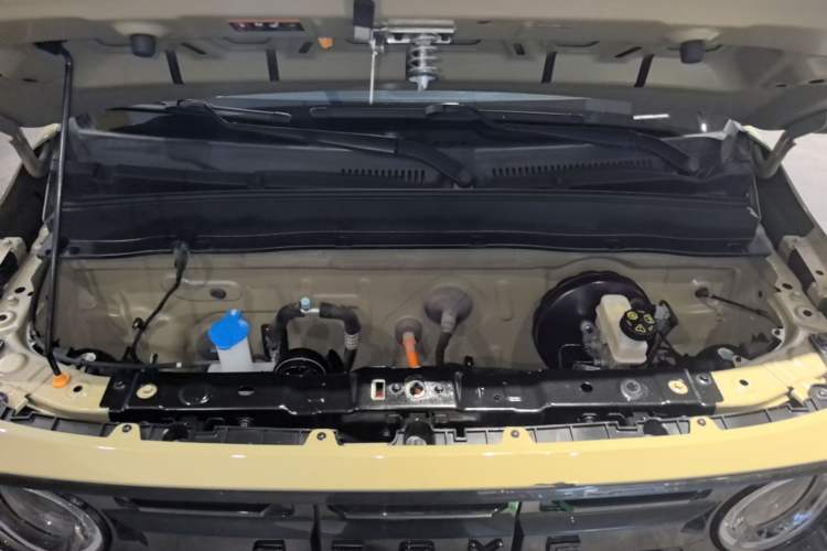Used Geely Galaxy Panda 2024 200km Panda Rider Engine Bay
