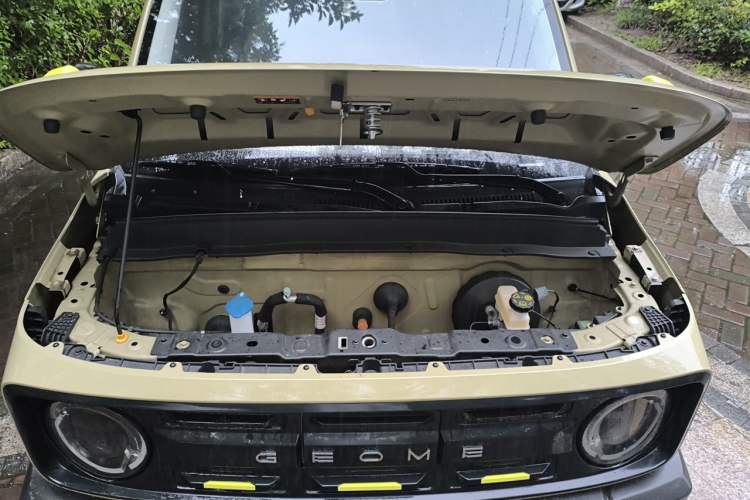 Used Geely Galaxy Panda 2024 200km Panda Rider Engine Bay