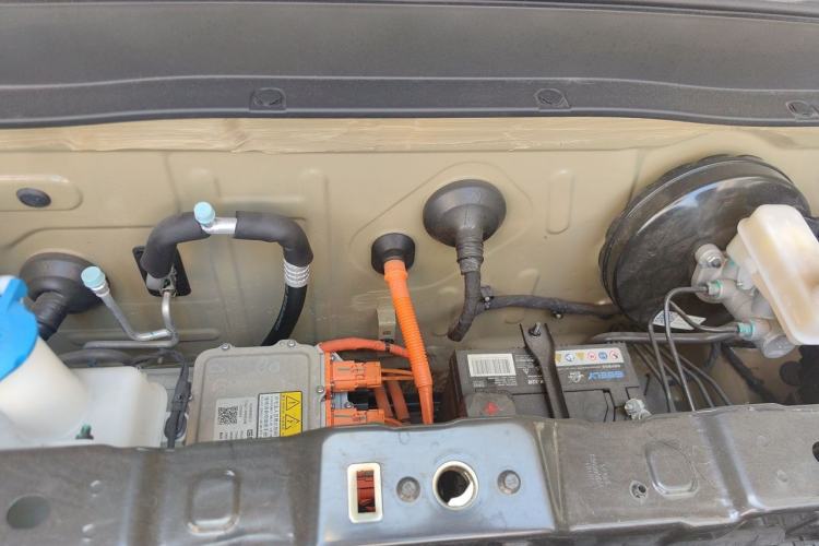 Used Geely Galaxy Panda 2024 200km Panda Rider Engine Bay