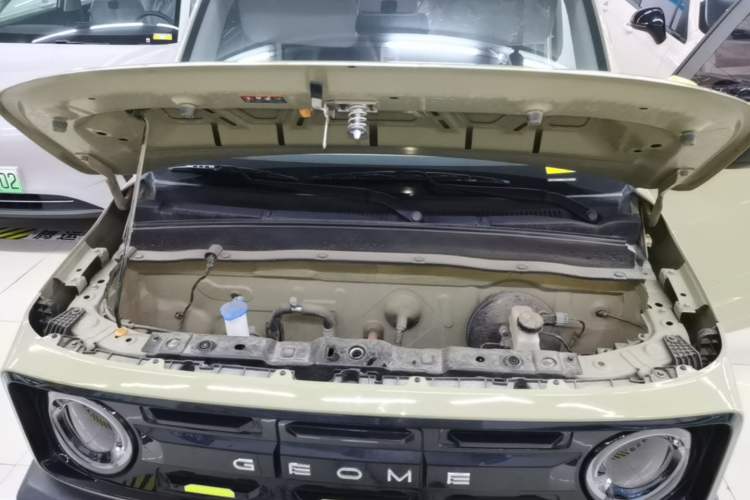 Used Geely Galaxy Panda 2024 200km Panda Rider Engine Bay
