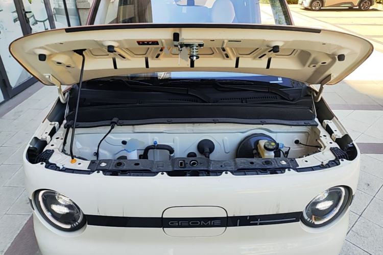 Used Geely Galaxy Panda 2024 Panda Mini 200km Endurance Bear Engine Bay