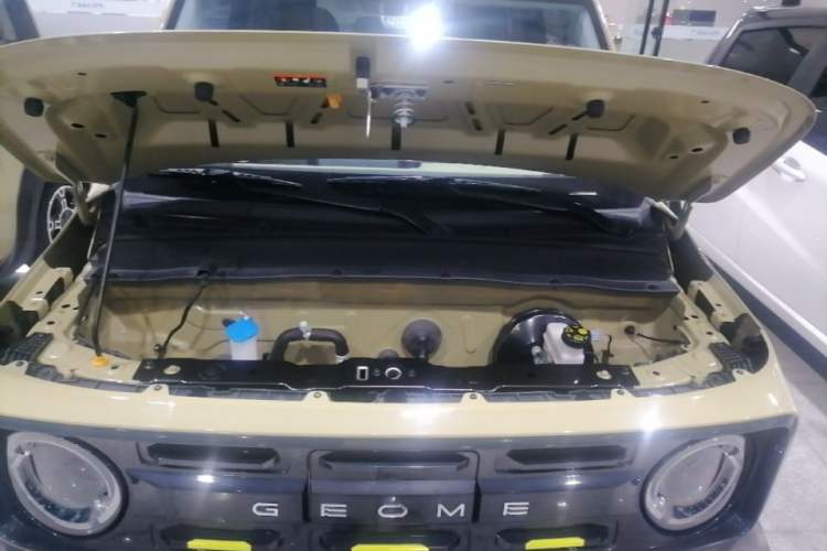 Used Geely Galaxy Panda 2024 200km Panda Rider Engine Bay