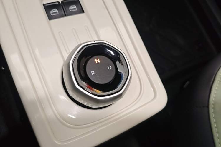 Used Geely Galaxy Panda 2024 200km Panda Rider Gear Lever