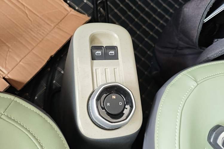 Used Geely Galaxy Panda 2024 200km Panda Rider Gear Lever