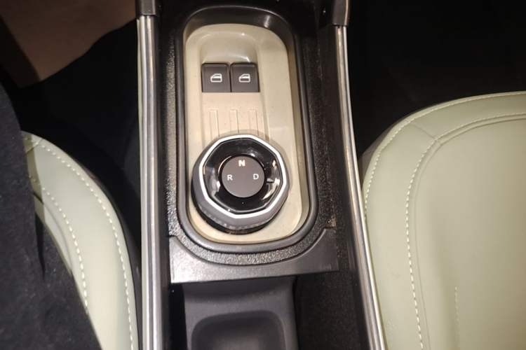 Used Geely Galaxy Panda 2024 200km Panda Rider Gear Lever