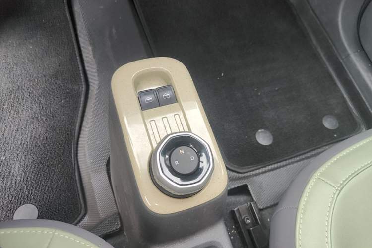 Used Geely Galaxy Panda 2024 200km Panda Rider Gear Lever
