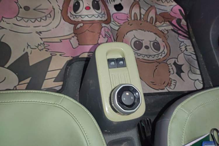 Used Geely Galaxy Panda 2024 200km Panda Rider Gear Lever