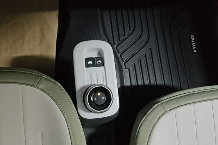 Used Geely Galaxy Panda 2024 200km Panda Rider Gear Lever
