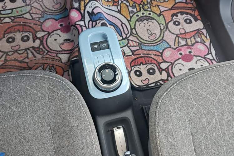 Used Geely Galaxy Panda 2024 Panda Mini 200km Endurance Bear Gear Lever