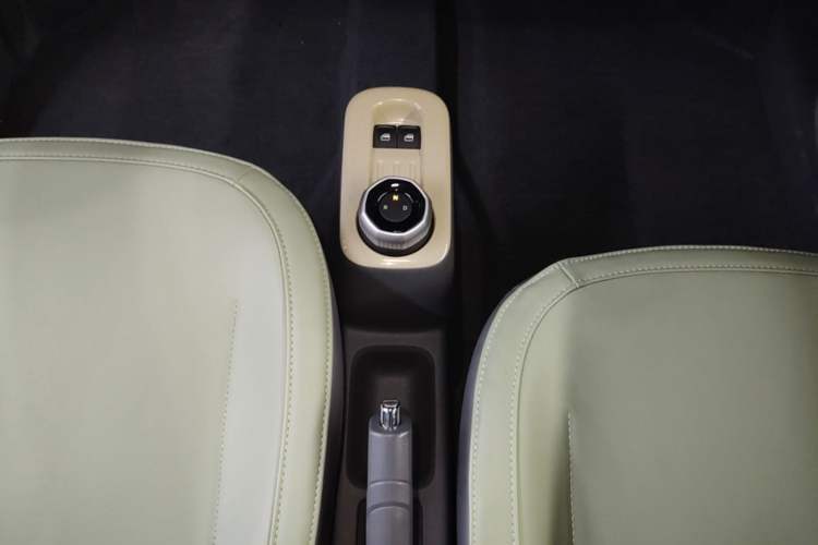 Used Geely Galaxy Panda 2024 200km Panda Rider Gear Lever