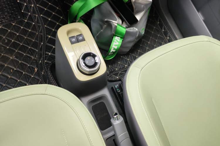 Used Geely Galaxy Panda 2024 200km Panda Rider Gear Lever