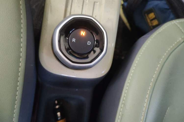 Used Geely Galaxy Panda 2024 200km Panda Rider Gear Lever