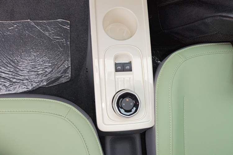 Used Geely Galaxy Panda 2024 200km Panda Rider Gear Lever